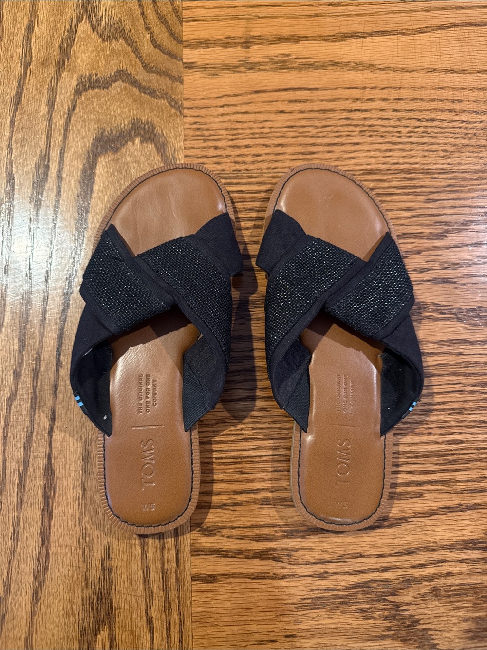 TOMS Black Crisscross Slide Sandals with Brown Footbed - Size 5